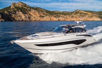 PRINCESS V50 运动游艇